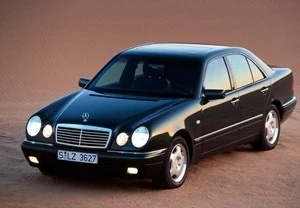 Mercedes-Benz_W210.jpg