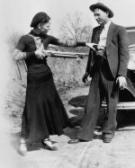 Bonnie_and_Clyde_fooling_around_Getty_514872400.jpg Bonnie_and_Clyde_fooling_around_Getty_514872400.jpg