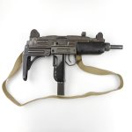 uzi.jpg