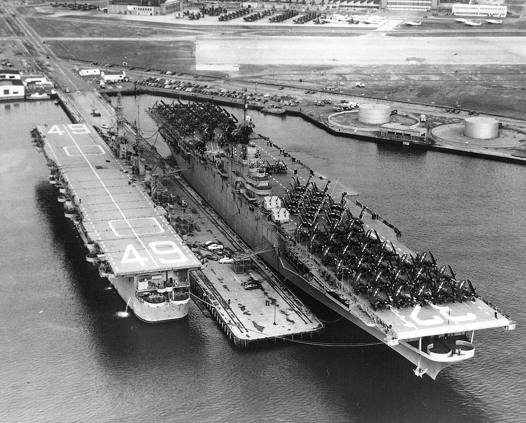 USS-Leyte-CV-32-and-USS-Wright-CVL-49-at-Quonset-Point-c1950.jpg