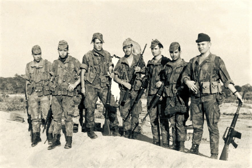 Paras-1966.jpg