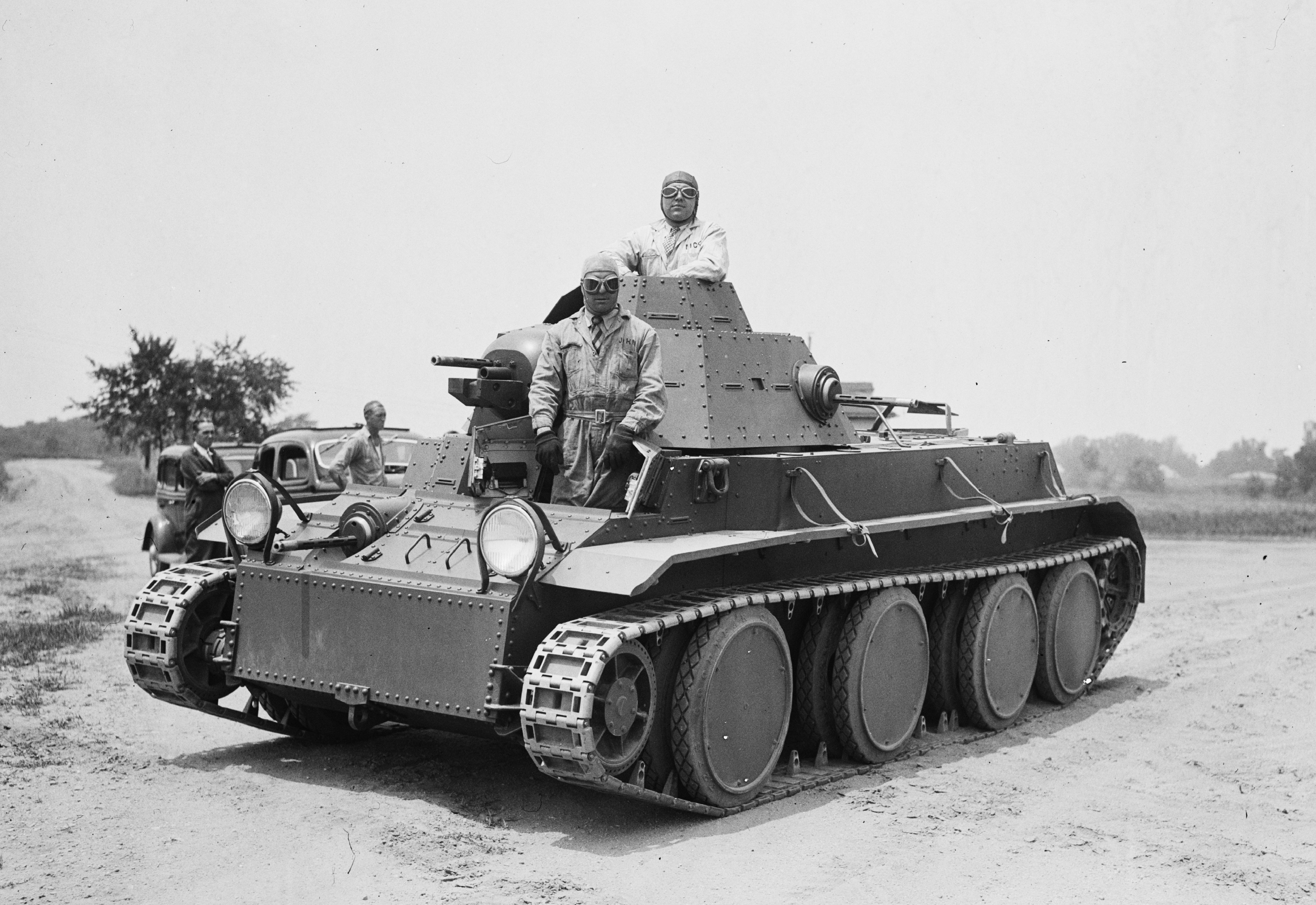 Christie_T3E2_tank_LOC.hec41007.jpg