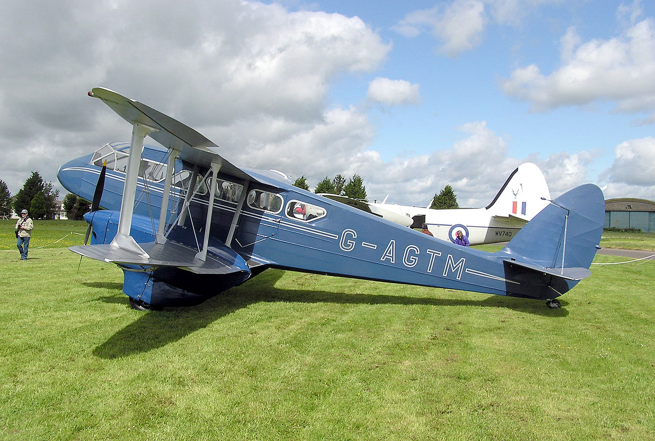 1280px-Dehav-dh89a-dragonrapide6-g-agtm-arp.jpg