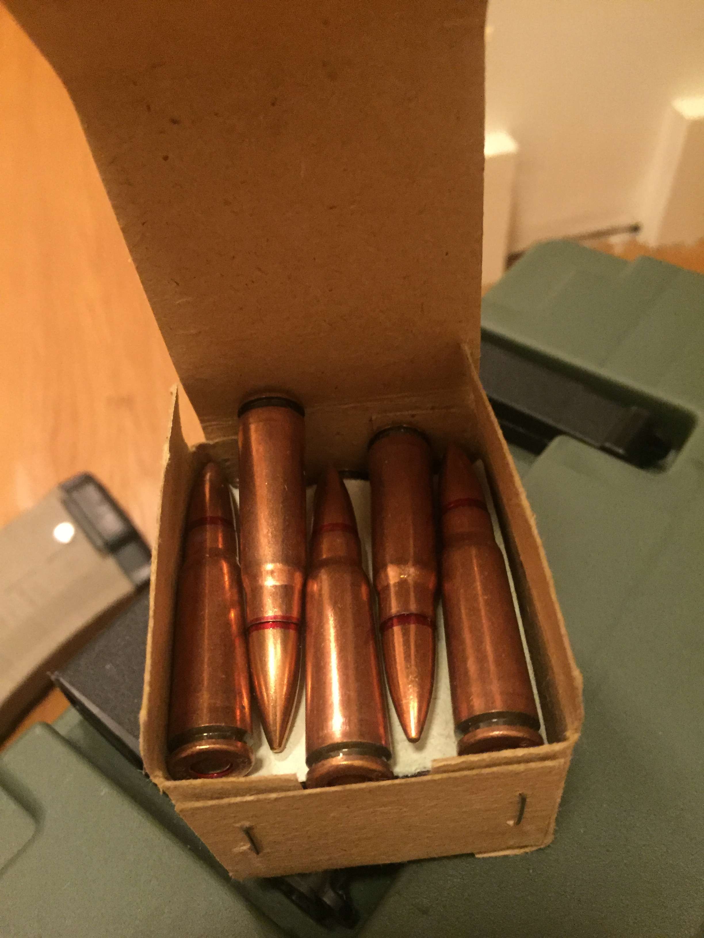 1KG6X1.jpg
