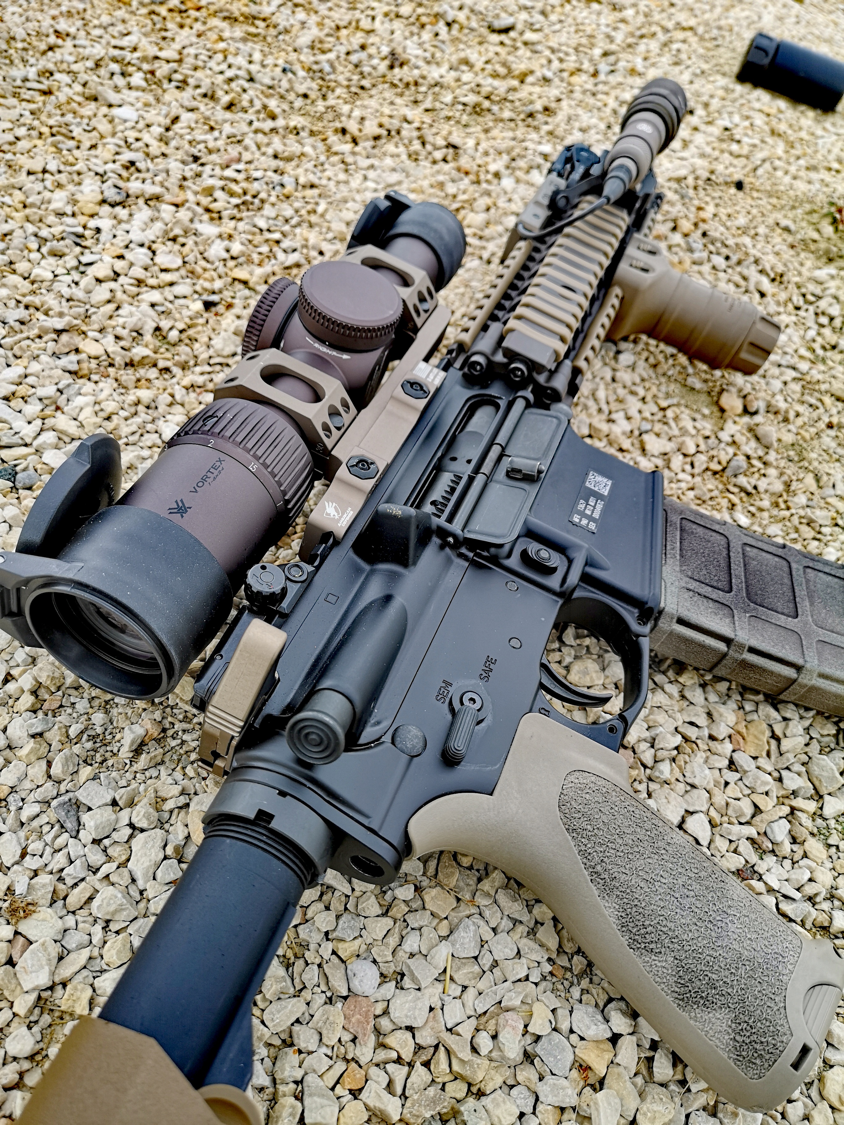 eoOUV8A.jpg
