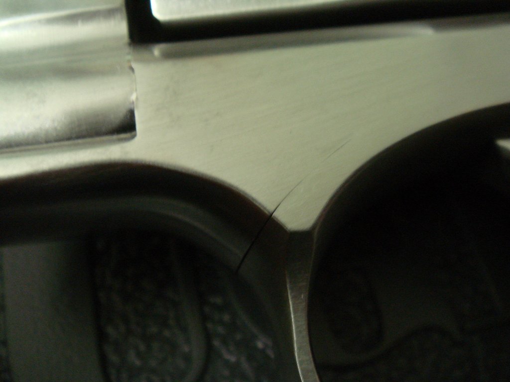 10.left_trigger_guard_frame_fit_gap_front_corner3.JPG