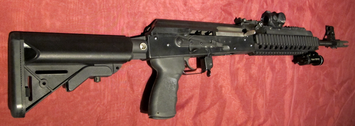 AKM-R.JPG