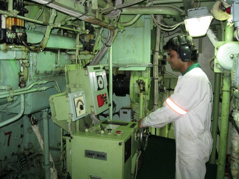 marine-engineer-768x576.jpg