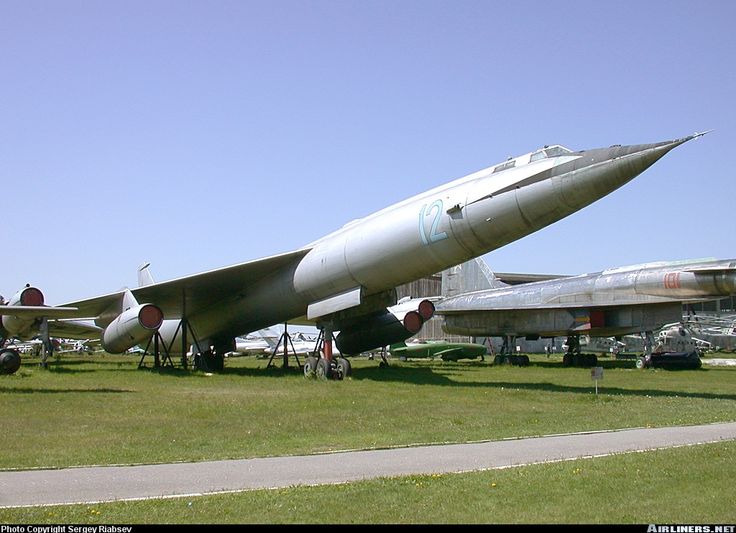 9f3c69b9eb6b6ebc869c9b00e95ba5b4--airplane-military-aircraft.jpg