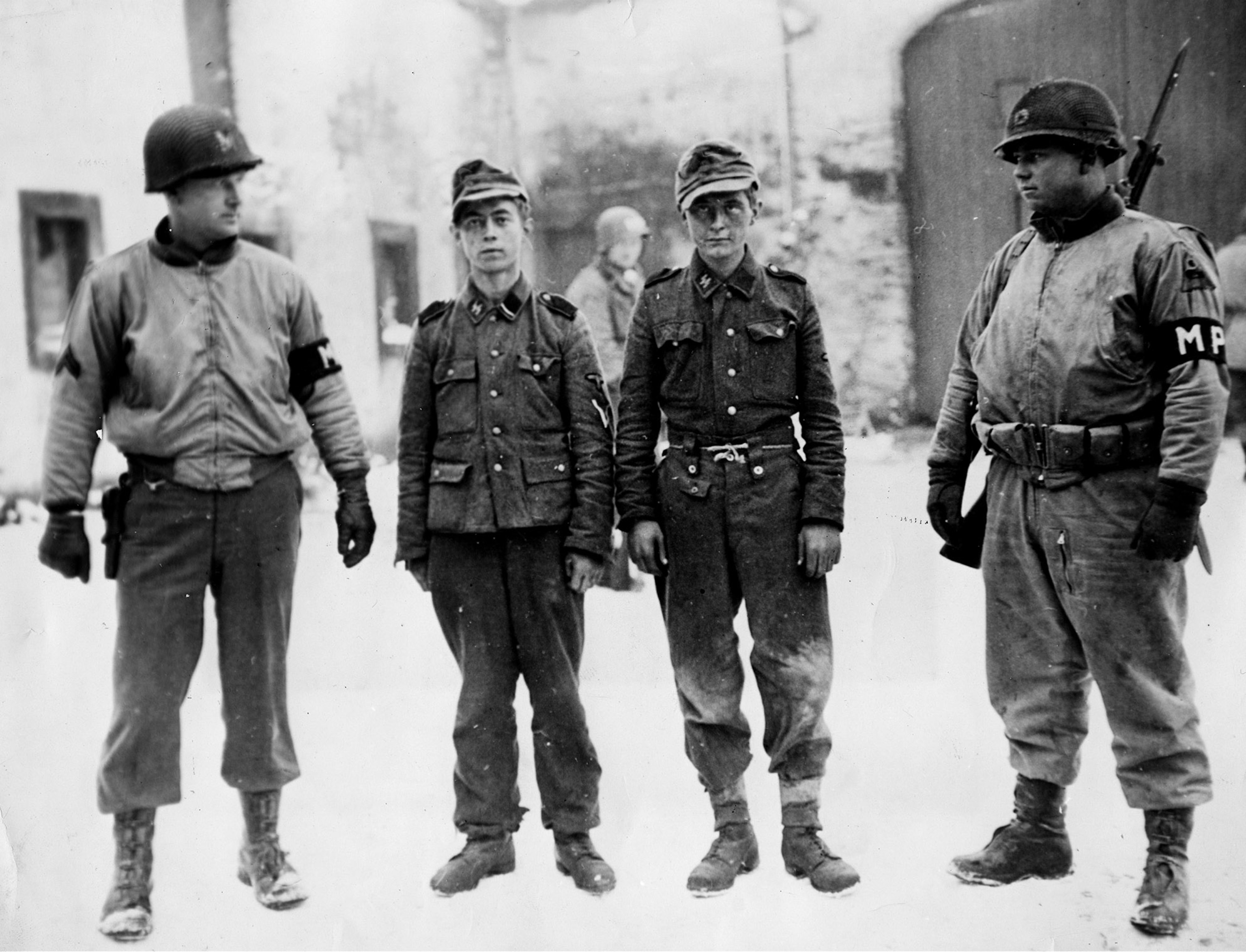 battle-of-the-bulge-police-ss.jpg