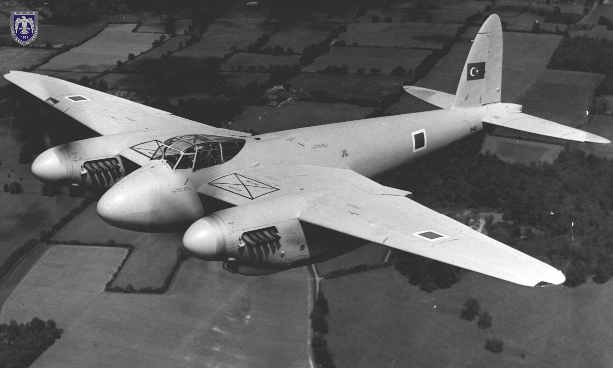 DeHavilland_Mosquito_T_Mk.III.jpg