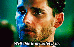 tumblr_muyhu5Ps0r1s9qqfgo2_r2_250.gifv