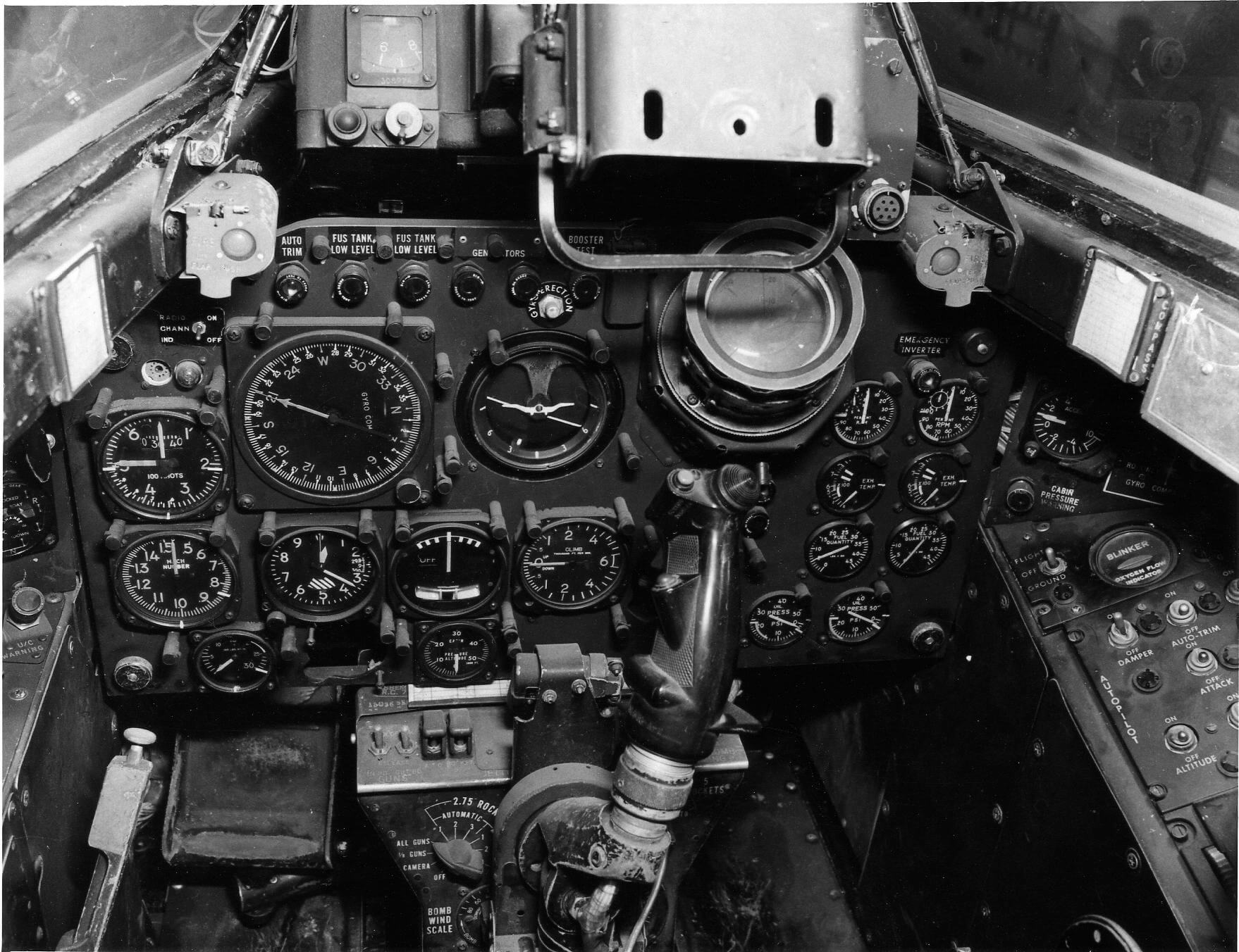 CF100-cockpit.jpg