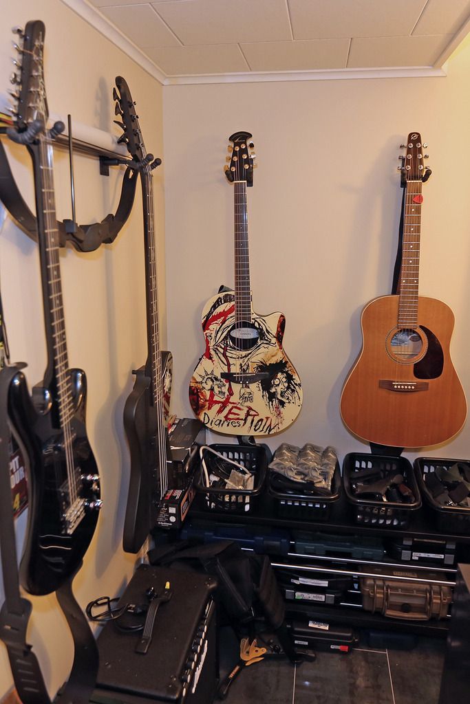 Mancave4.jpg