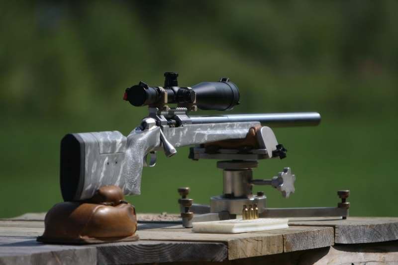 BOOKOOGUN.jpg