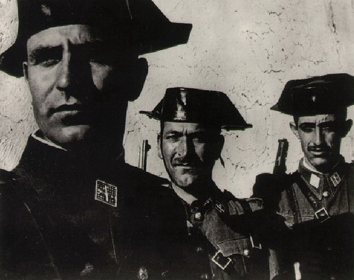 guardia-civil-tricornio.jpg
