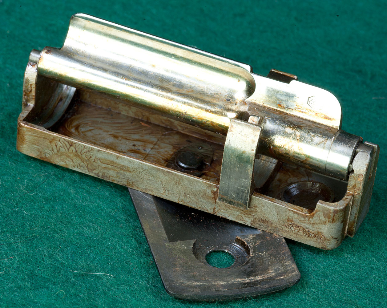 steyr-4382-magazine.jpg
