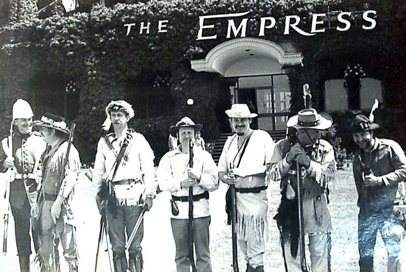 12VERYOLDFAMILYPHOTOS-12.jpg