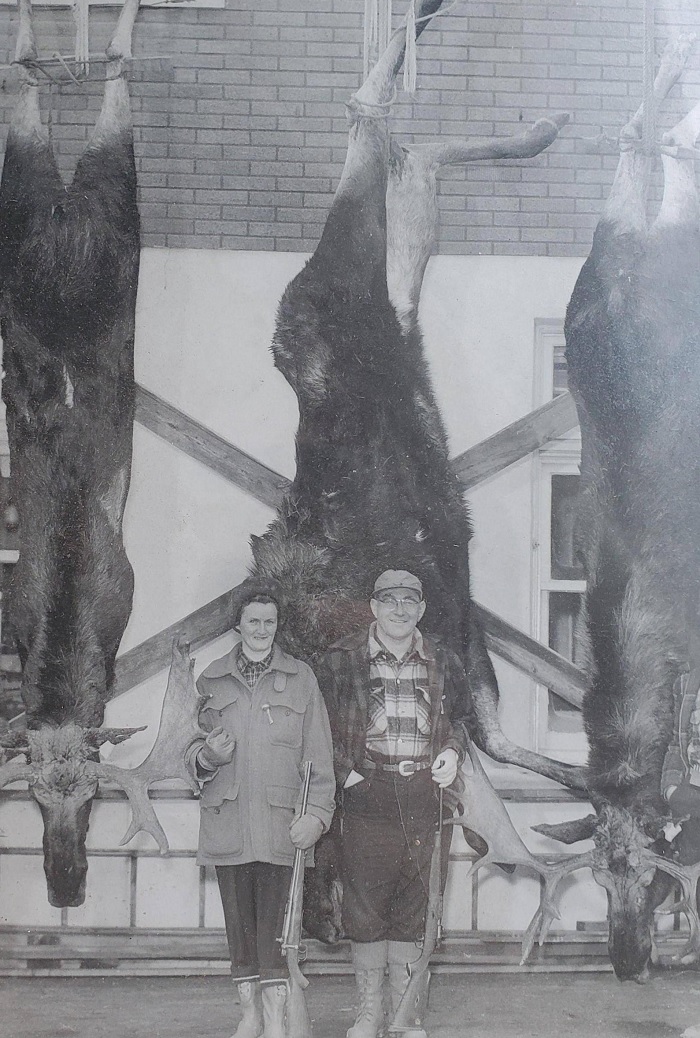 epps with moose.jpg