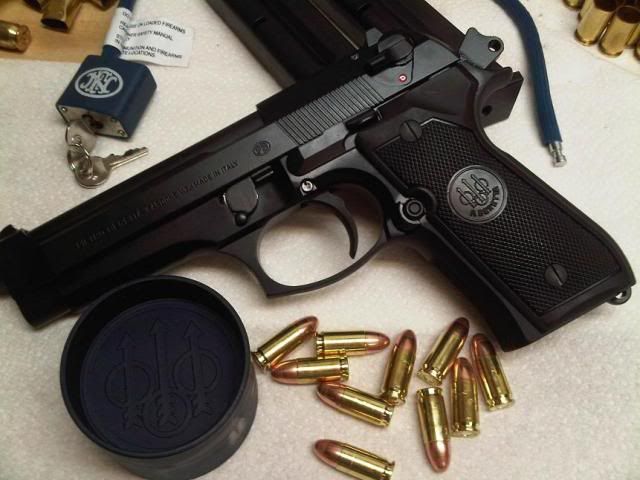 beretta92fs2.jpg