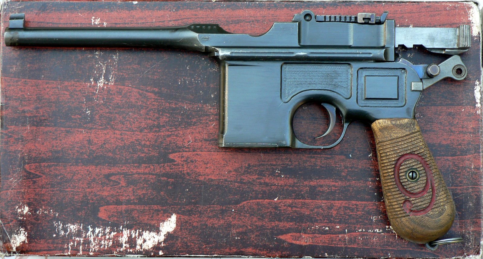 Mauser_C96_M1916_Red_9_2.JPG