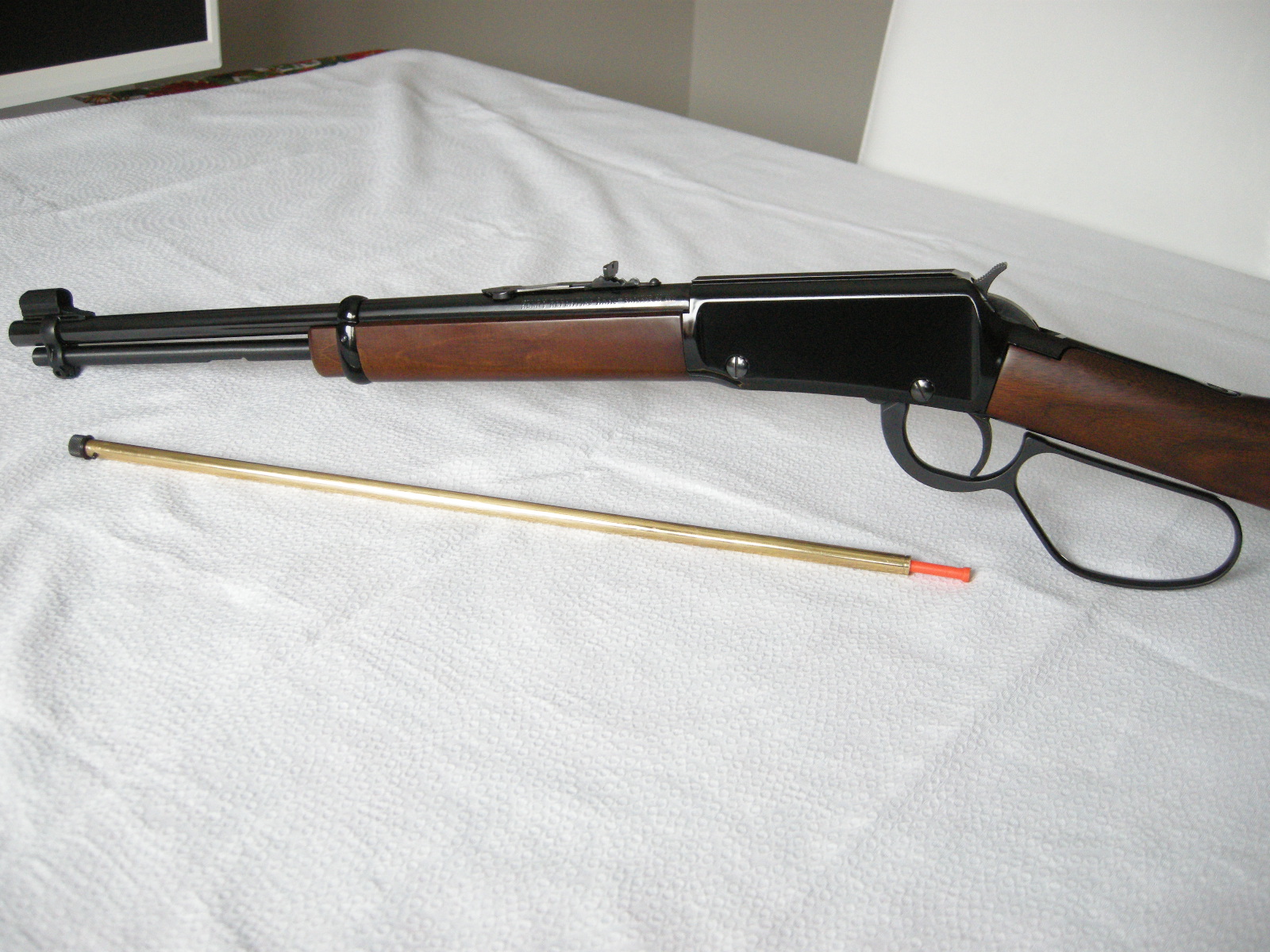 mhLEwC6.jpg