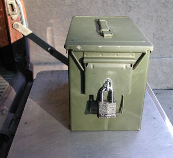lockingammocant1785.jpg