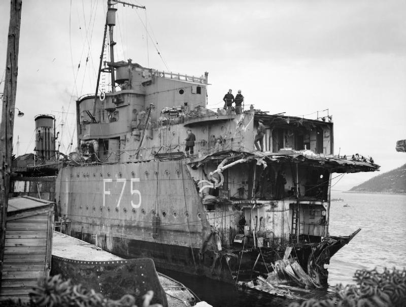 HMSEskimoBowTorpedoDamageMay1940.jpg