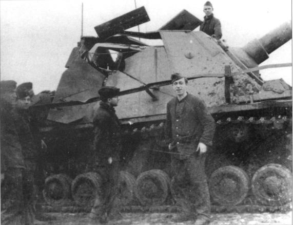 brummbar-hit-by-ISU-152.jpg