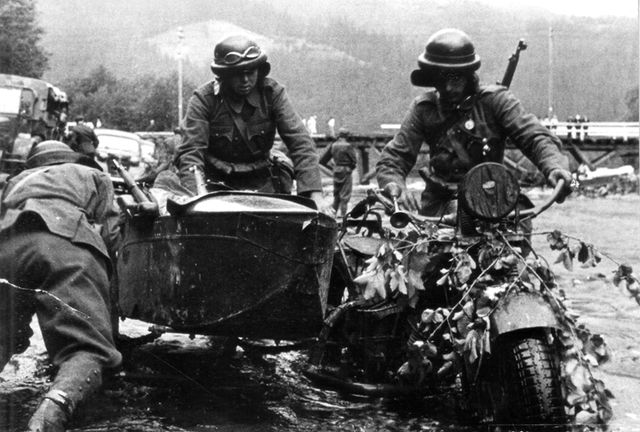 Honvedmoto_zps79d95b48.jpg
