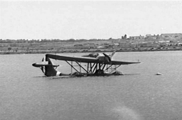 Sunken_CANT_Z.501_at_Benghazi_1941.jpg