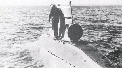 German_v80_midget_submarine1.jpg