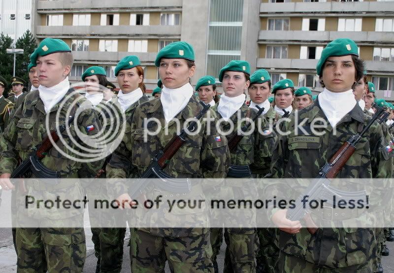 MilitaryGirls-Czech4.jpg