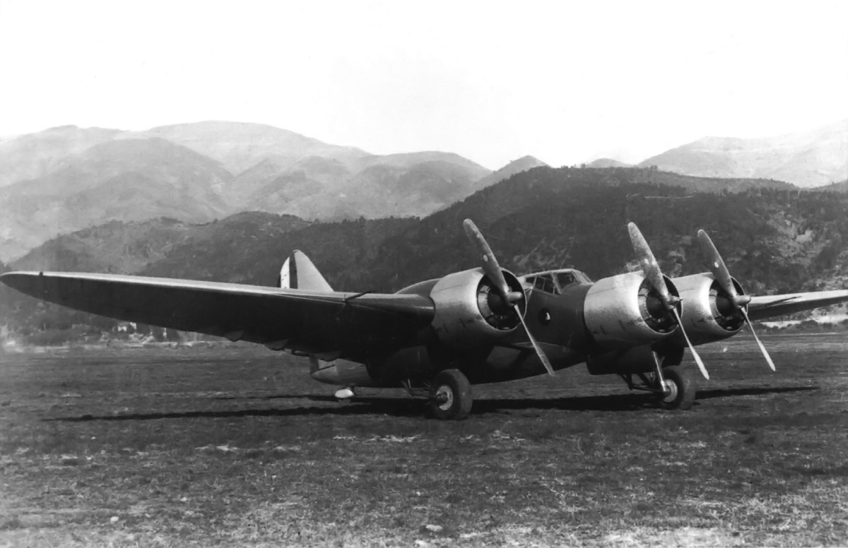 piaggio-p16.jpg