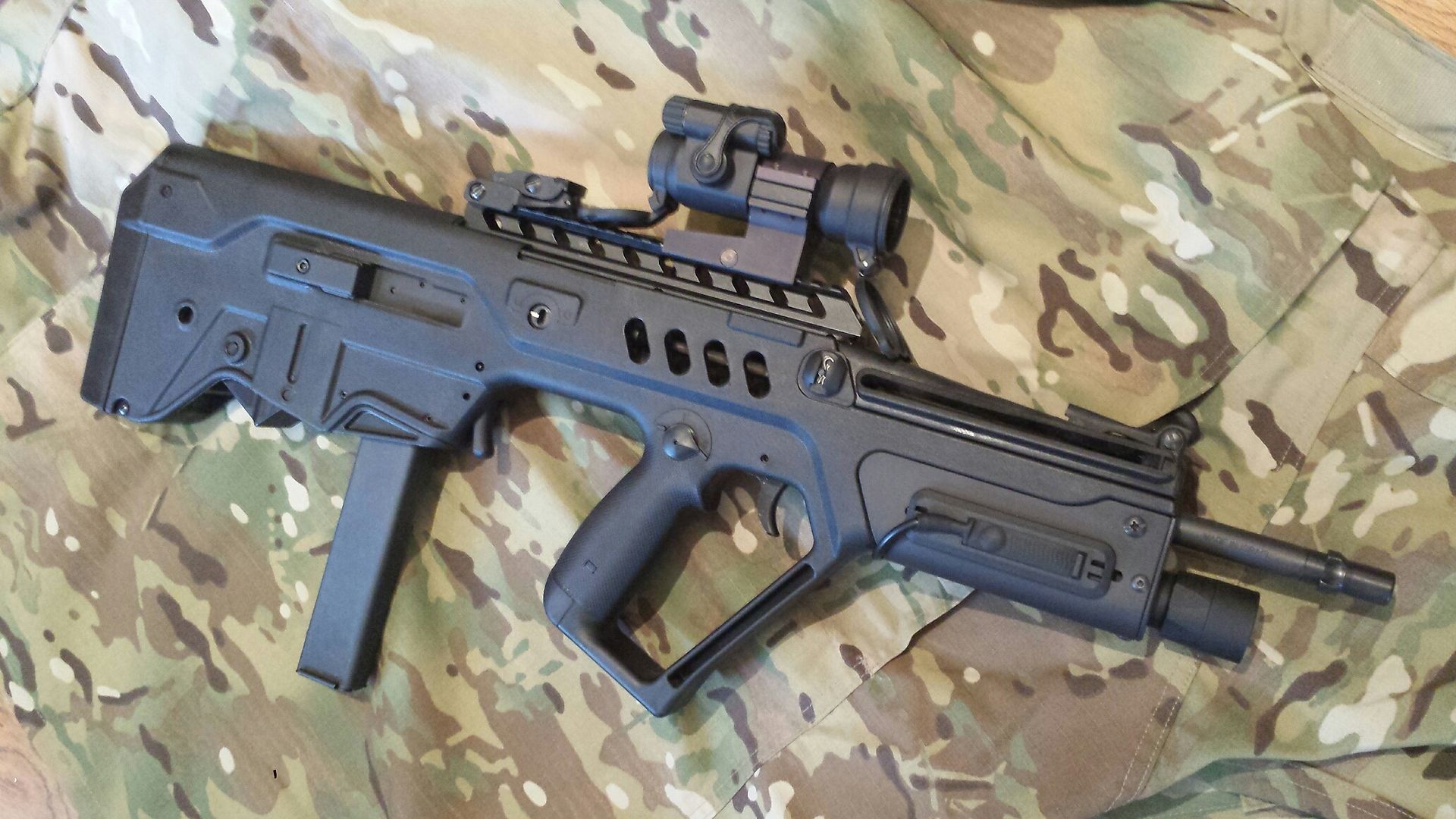 9mm3lugandrazorback_zpsf14bb666.jpg