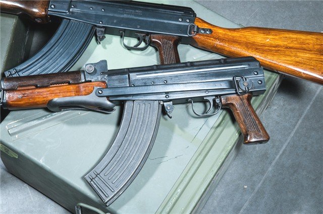 AK_Type81S.UnderFoldingStock.jpg