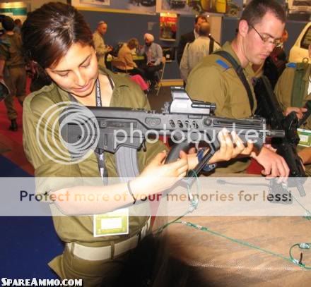 israeli-girl-soldier-tavor-mars-red.jpg