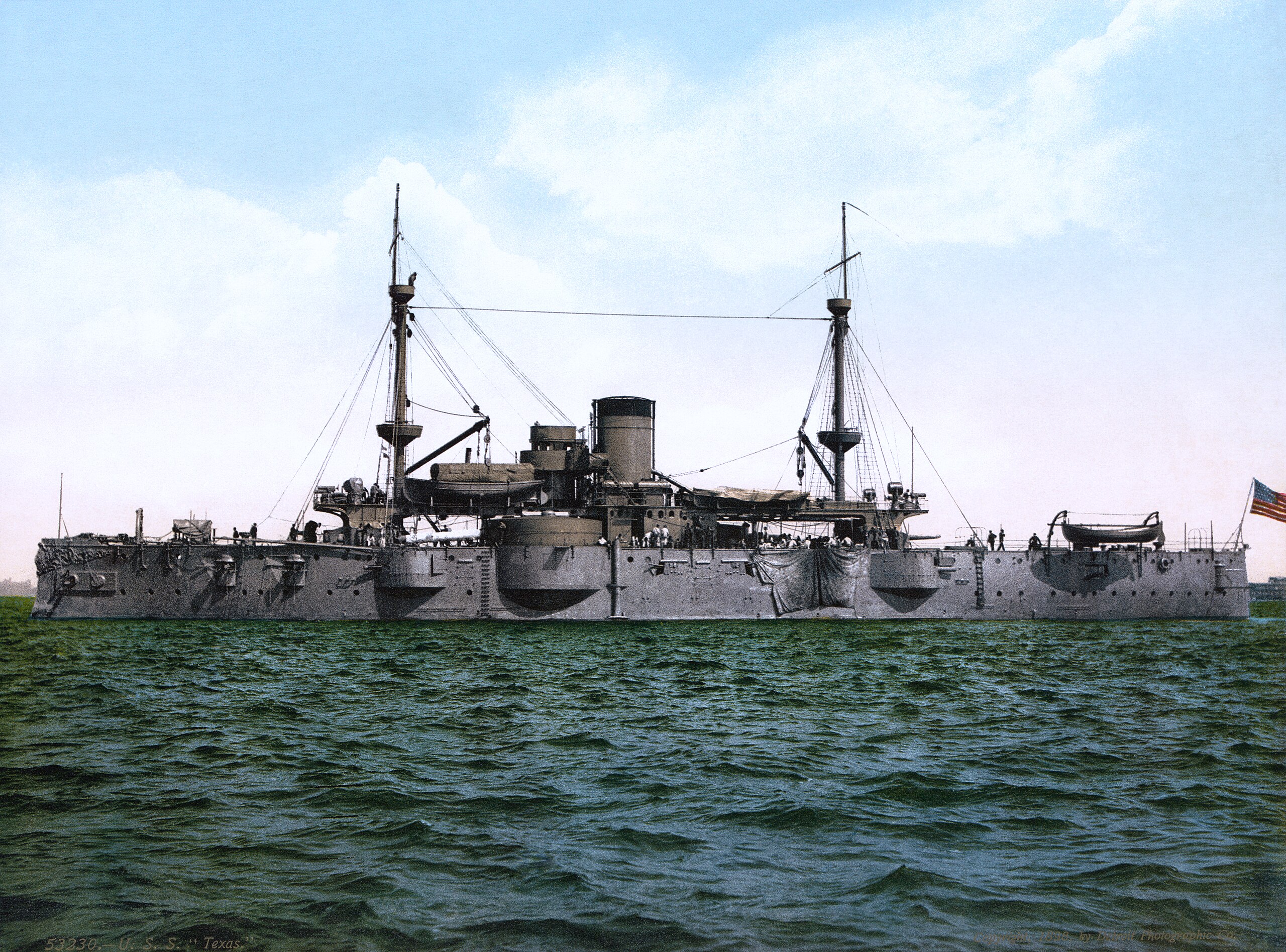 2560px-USS_Texas2.jpg