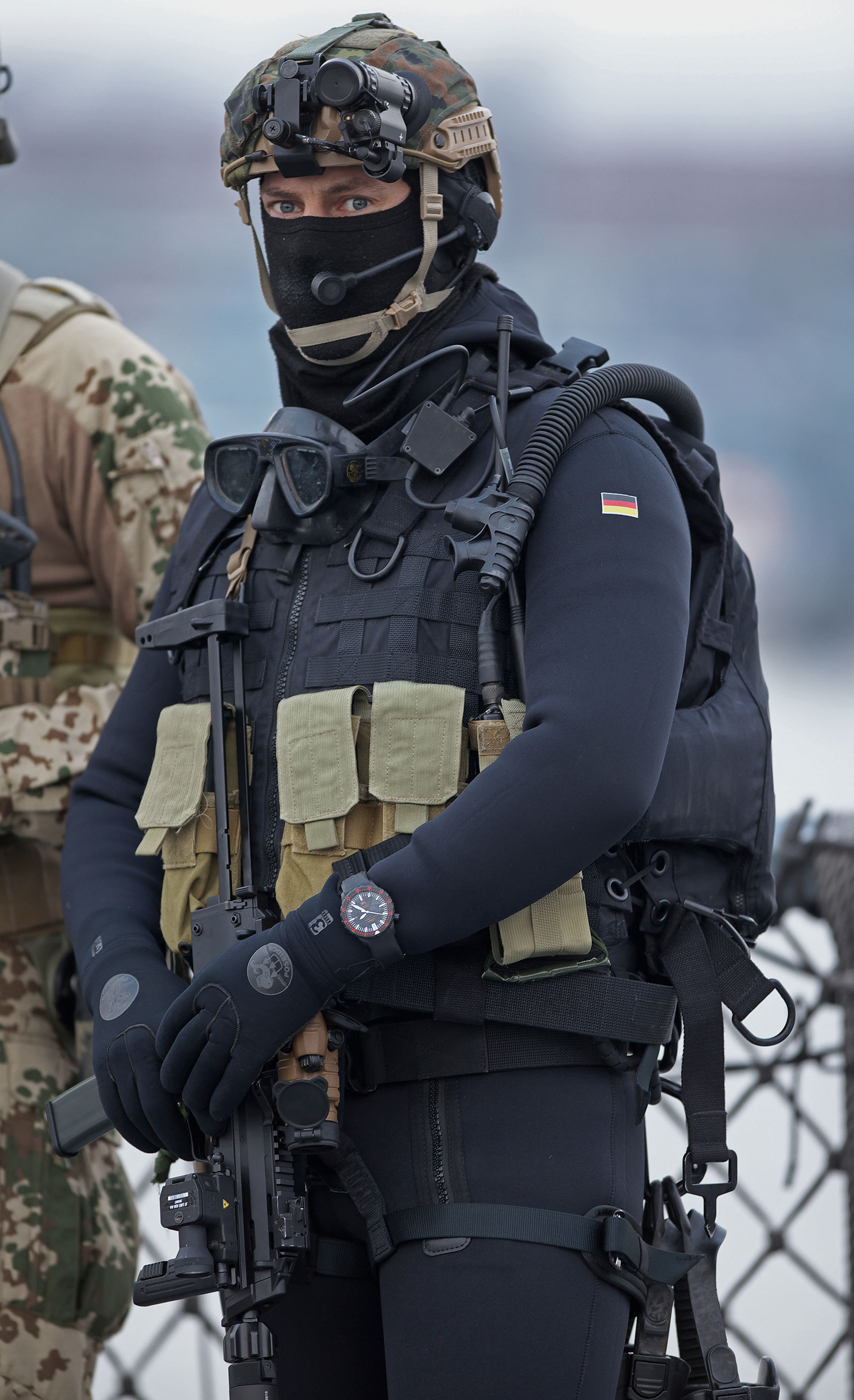 Sinn-UX-S-Kampfschwimmer-KSM-3.jpg