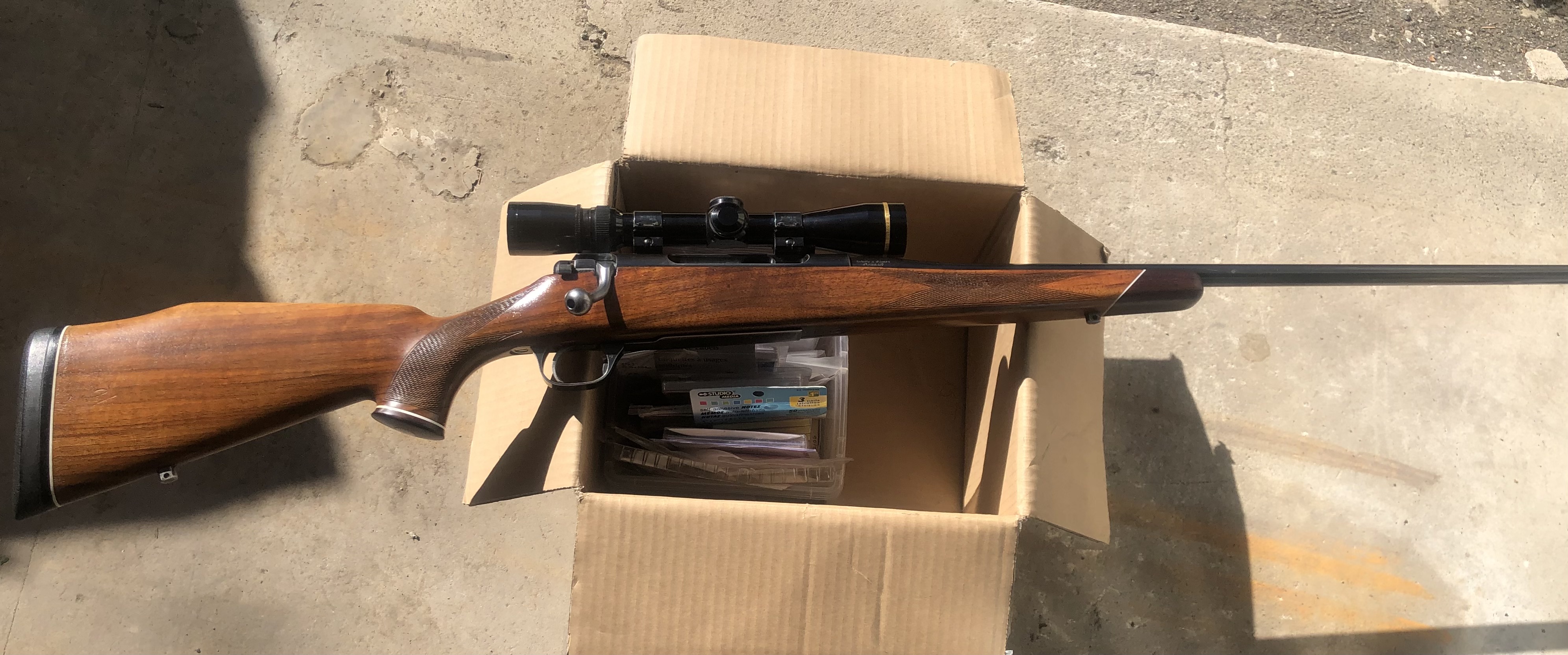 iEB884M.jpg