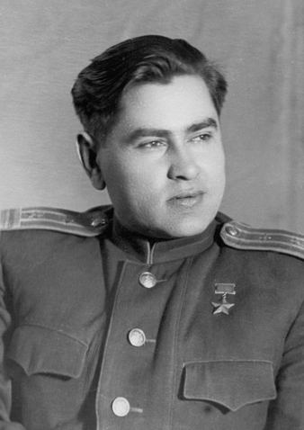 Alexey_Maresyev_1940s.jpg