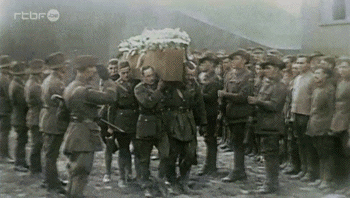 tumblr_nas03mQ6621rmby1bo1_400.gif