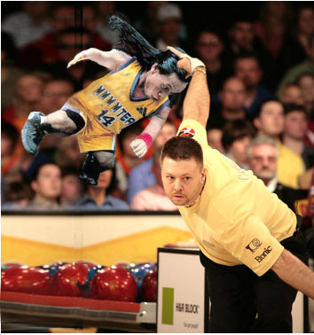 midget-bowling2.jpg