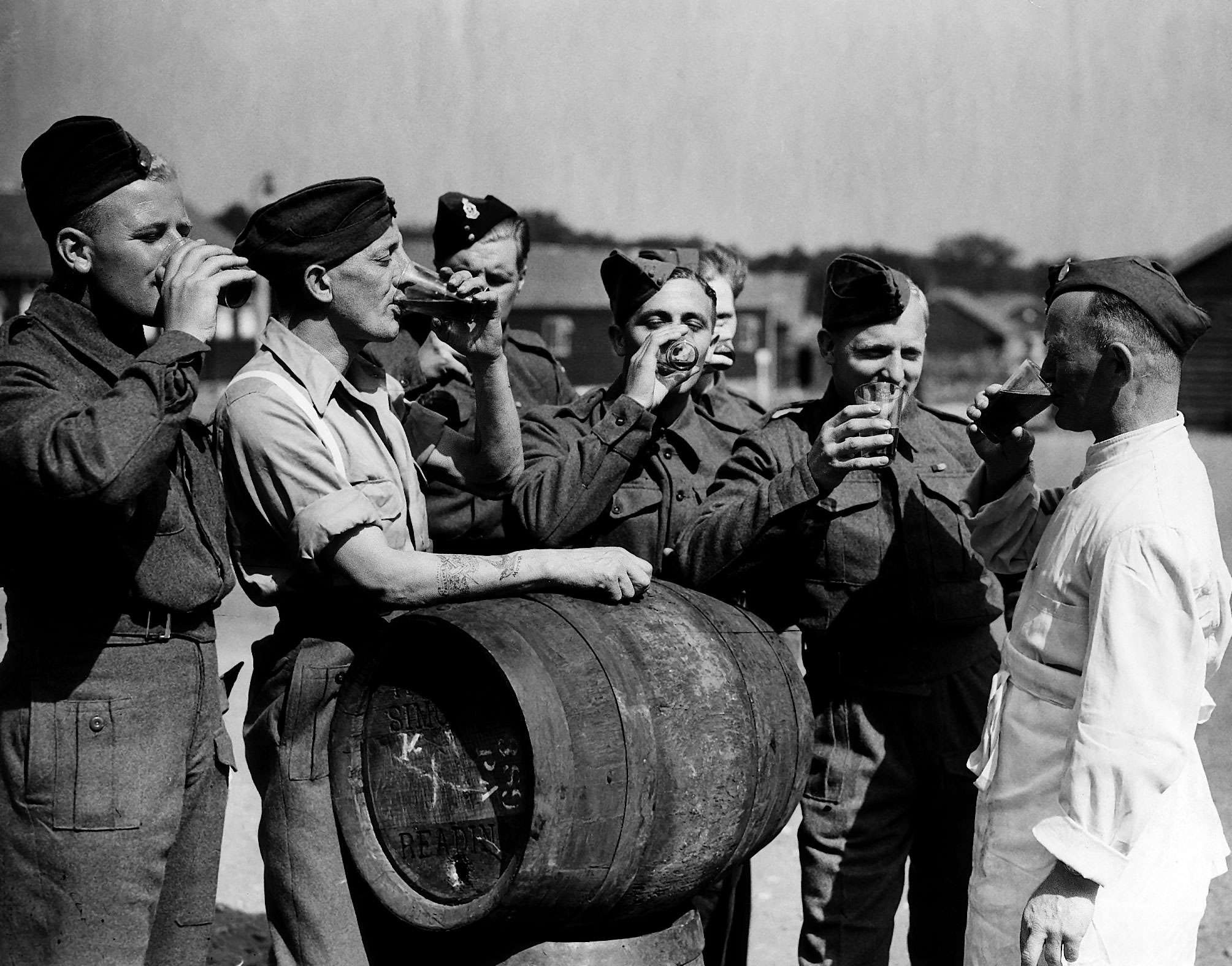 BATTLING-BOOZE-IN-BLIGHTY.jpg