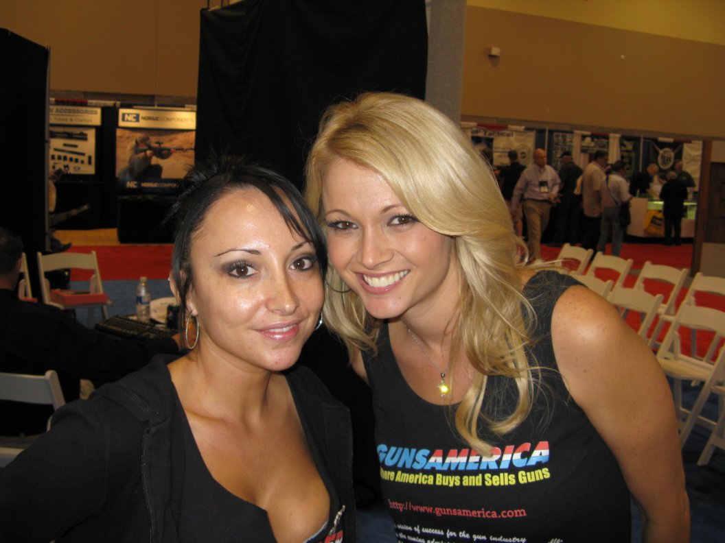 51GunsAmericagirlies.JPG