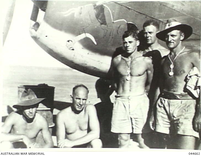 76_Squadron_RAAF_ground_crew_AWM_044662.jpg
