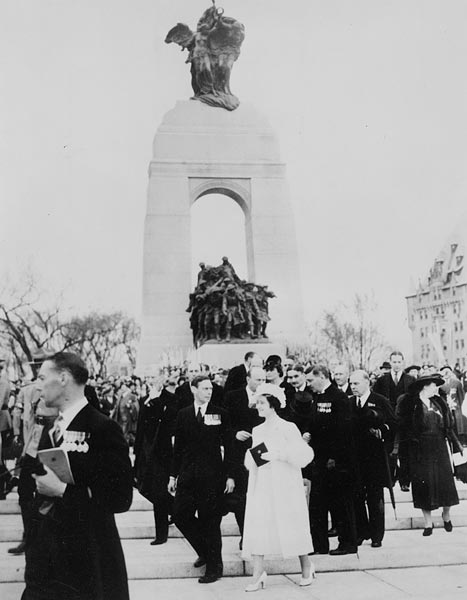 RoyalVisitNationalWarMemorial.jpg
