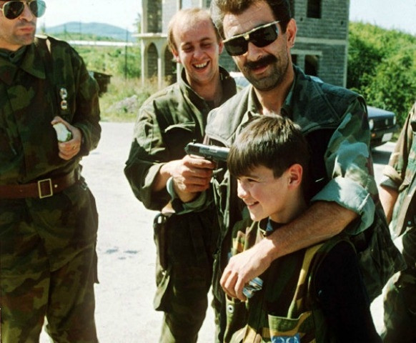 evstafiev-bosnia-serbs-boy.jpg