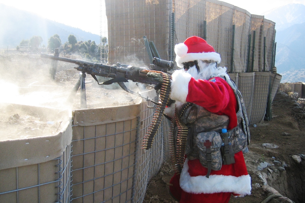 machine_gun_santa_m60.jpg