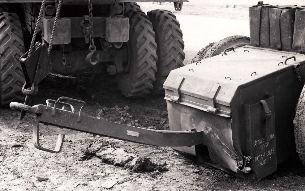 rotatrailerdamaged.jpg